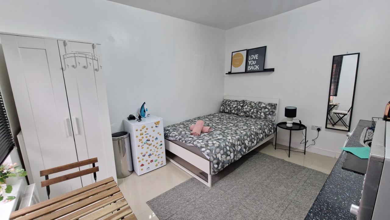 Small Cozy Studio Zone 1 ลอนดอน ภายนอก รูปภาพ